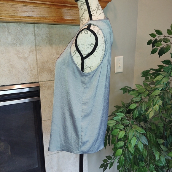 Rock & Republic XS Silky Sleeveless Top! - Picture 3 of 7